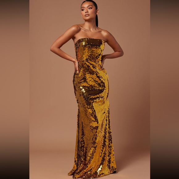 Women's Claudette Sequin
Maxi Dress in Gold - new with tags NWT - Picture 1 of 4